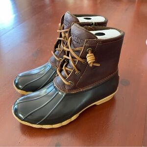 Sperry Saltwater Tan/Dark Brown - Duck Boots (NWT)